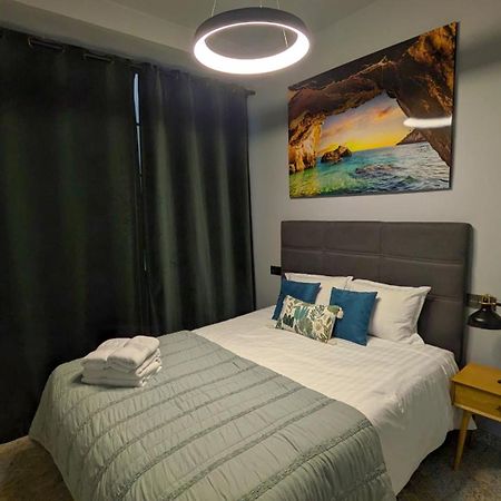 Alma De Malaga 2Br Stay With Art History & Comfort In The Heart Of The City Luaran gambar