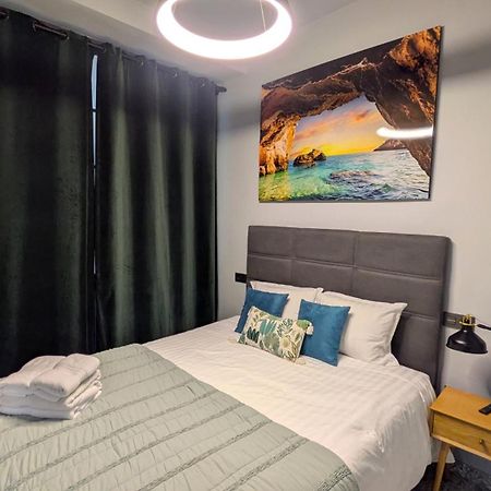 Alma De Malaga 2Br Stay With Art History & Comfort In The Heart Of The City Luaran gambar