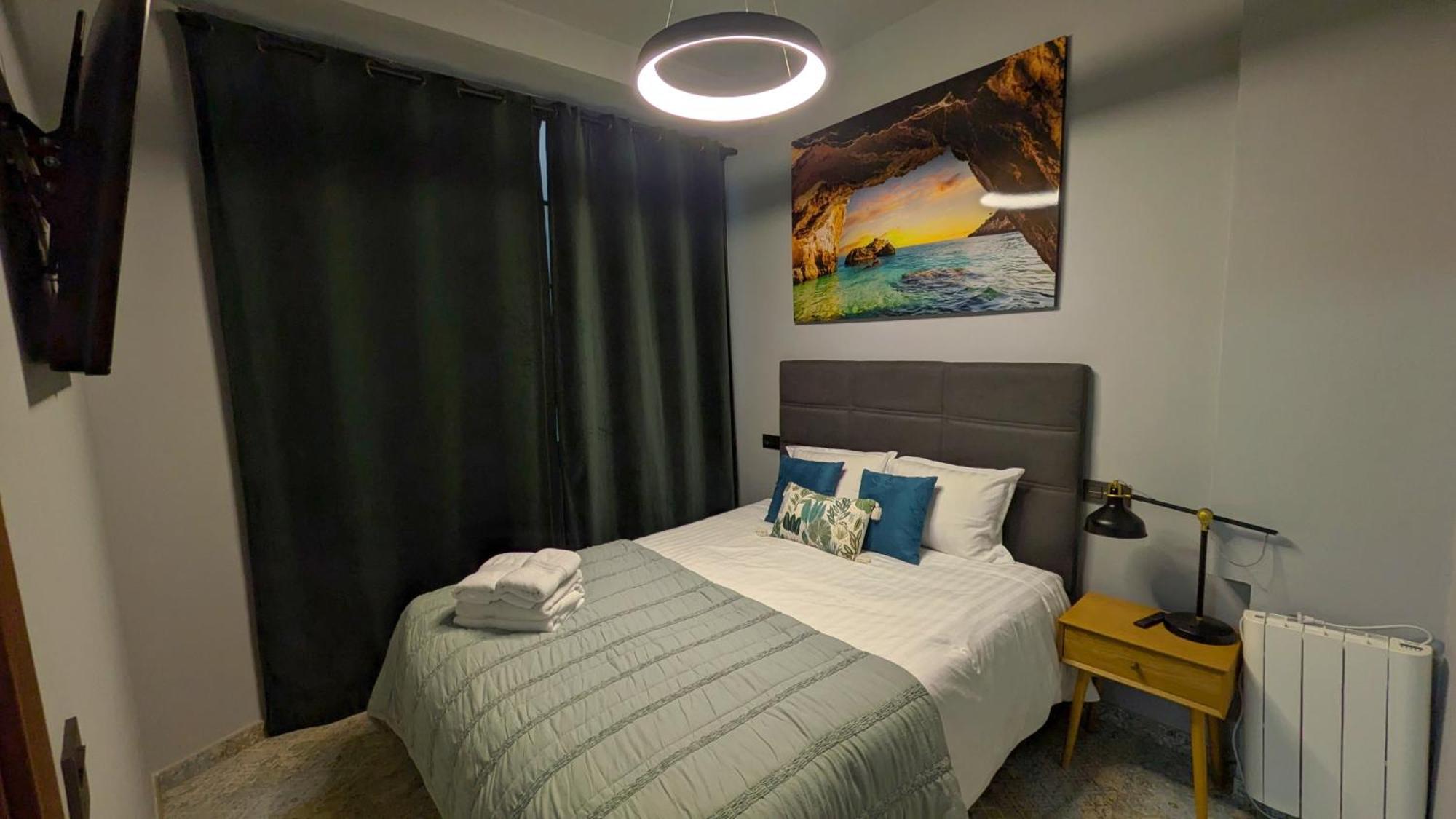 Alma De Malaga 2Br Stay With Art History & Comfort In The Heart Of The City Luaran gambar