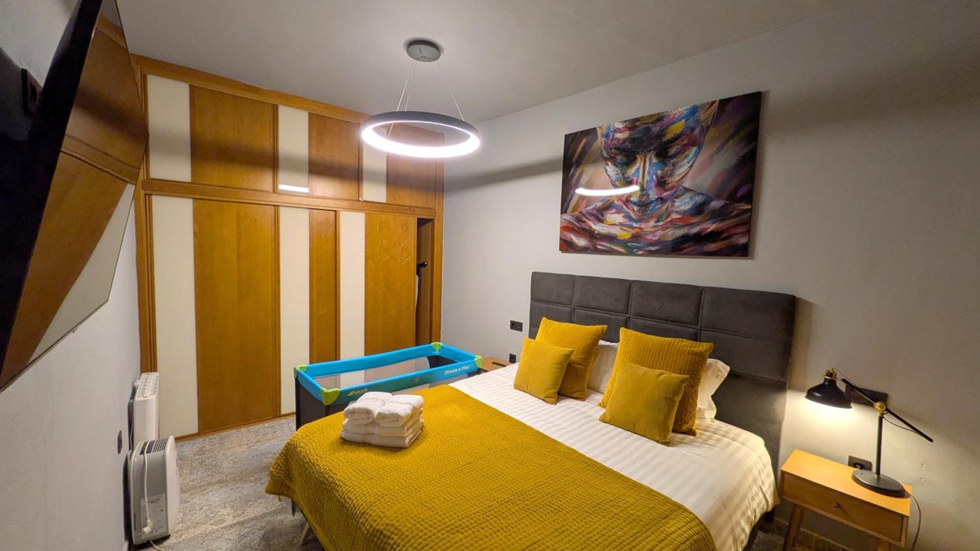 Alma De Malaga 2Br Stay With Art History & Comfort In The Heart Of The City Luaran gambar