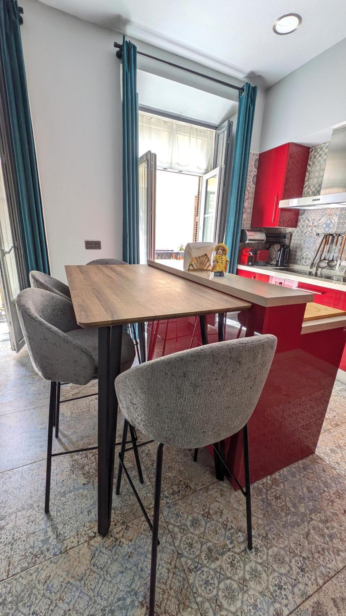 Alma De Malaga 2Br Stay With Art History & Comfort In The Heart Of The City Luaran gambar
