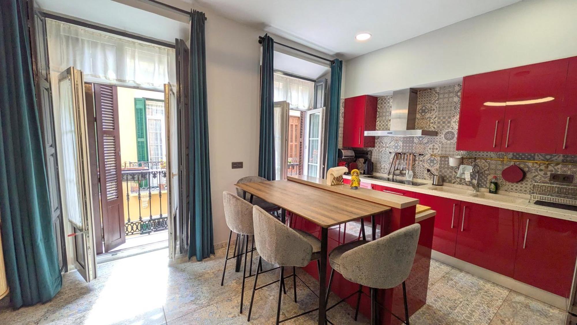 Alma De Malaga 2Br Stay With Art History & Comfort In The Heart Of The City Luaran gambar