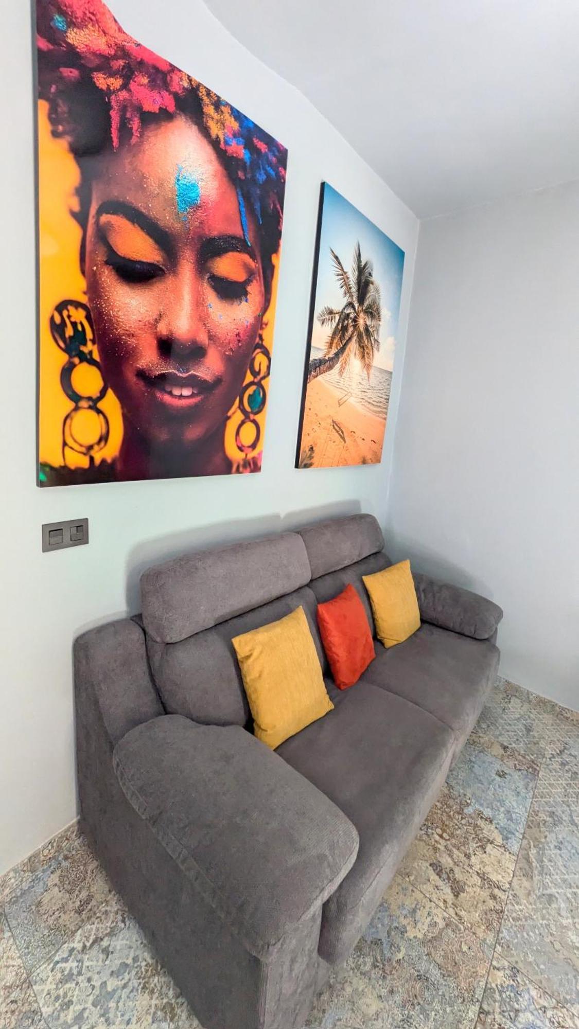 Alma De Malaga 2Br Stay With Art History & Comfort In The Heart Of The City Luaran gambar