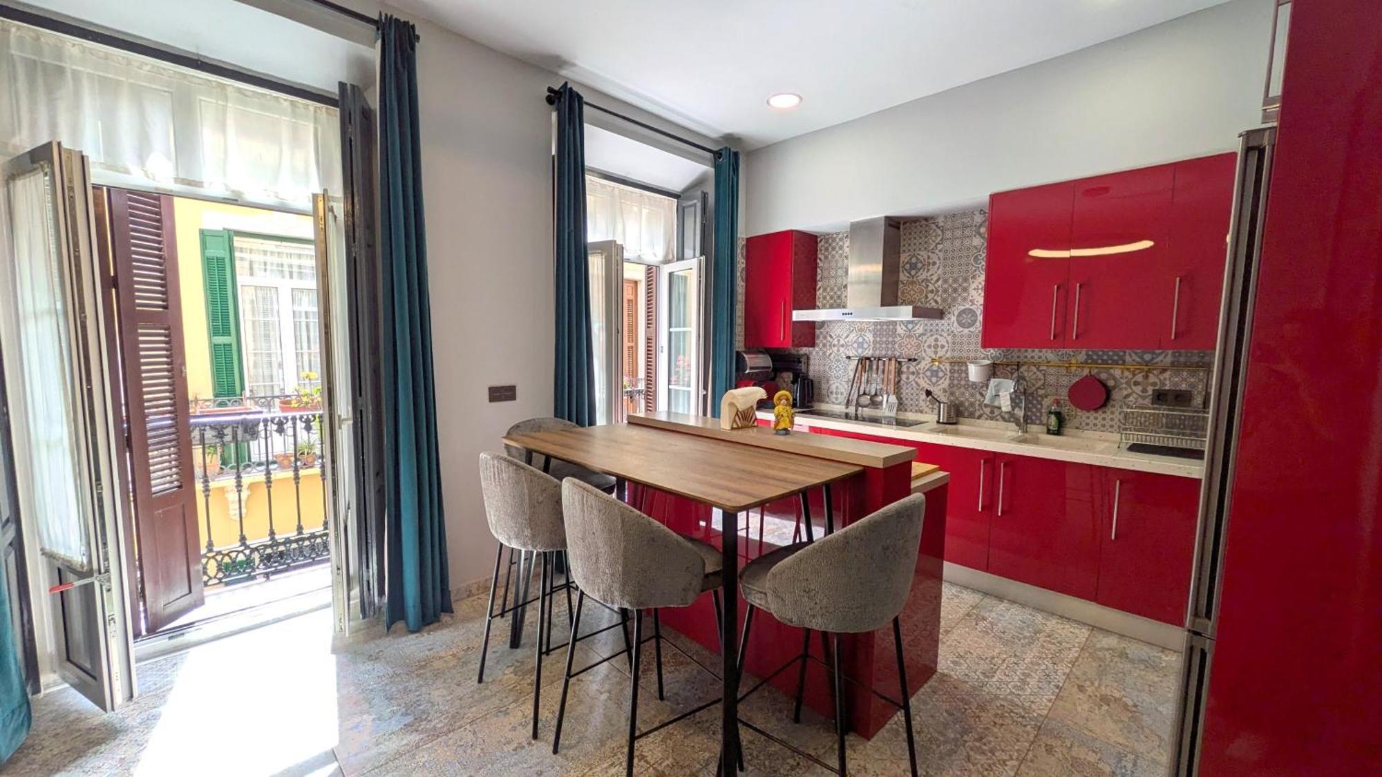Alma De Malaga 2Br Stay With Art History & Comfort In The Heart Of The City Luaran gambar